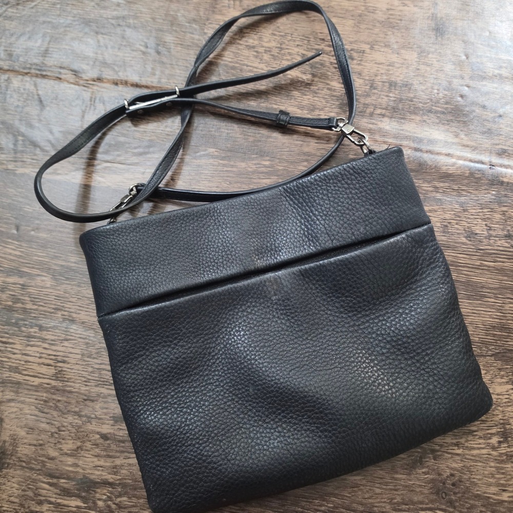 THE SAK Crossbody Bag Womens Medium Black Pebbled Leather Multi-Pocket